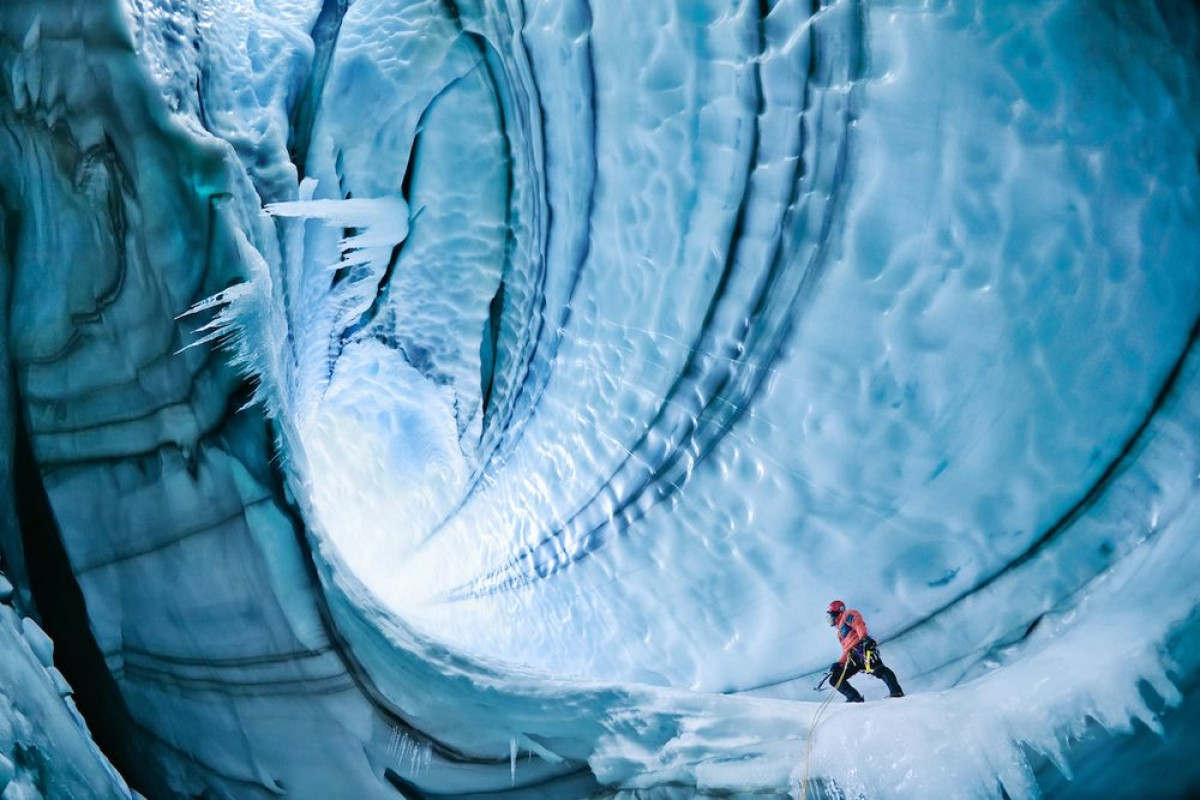 Những hang động băng đá ở Iceland. Nguồn: Getty Images