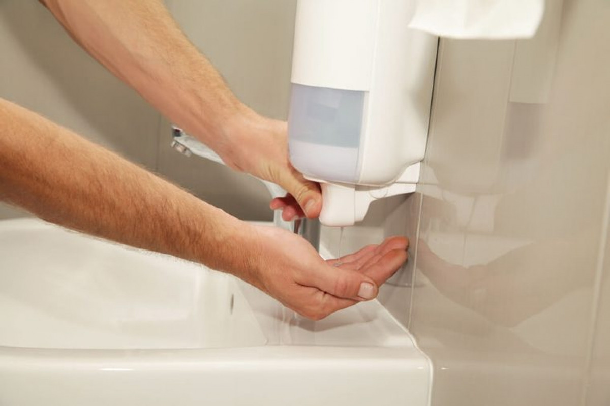 Dùng xà phòng từ bình đựng xà phòng dùng nhiều lần: Nghiên cứu đã cho thấy xà phòng từ bình đựng xà phòng tái sử dụng có thể làm tăng lượng vi khuẩn trên tay bạn gấp 26 lần so với xà phòng trong bình đựng mới./.