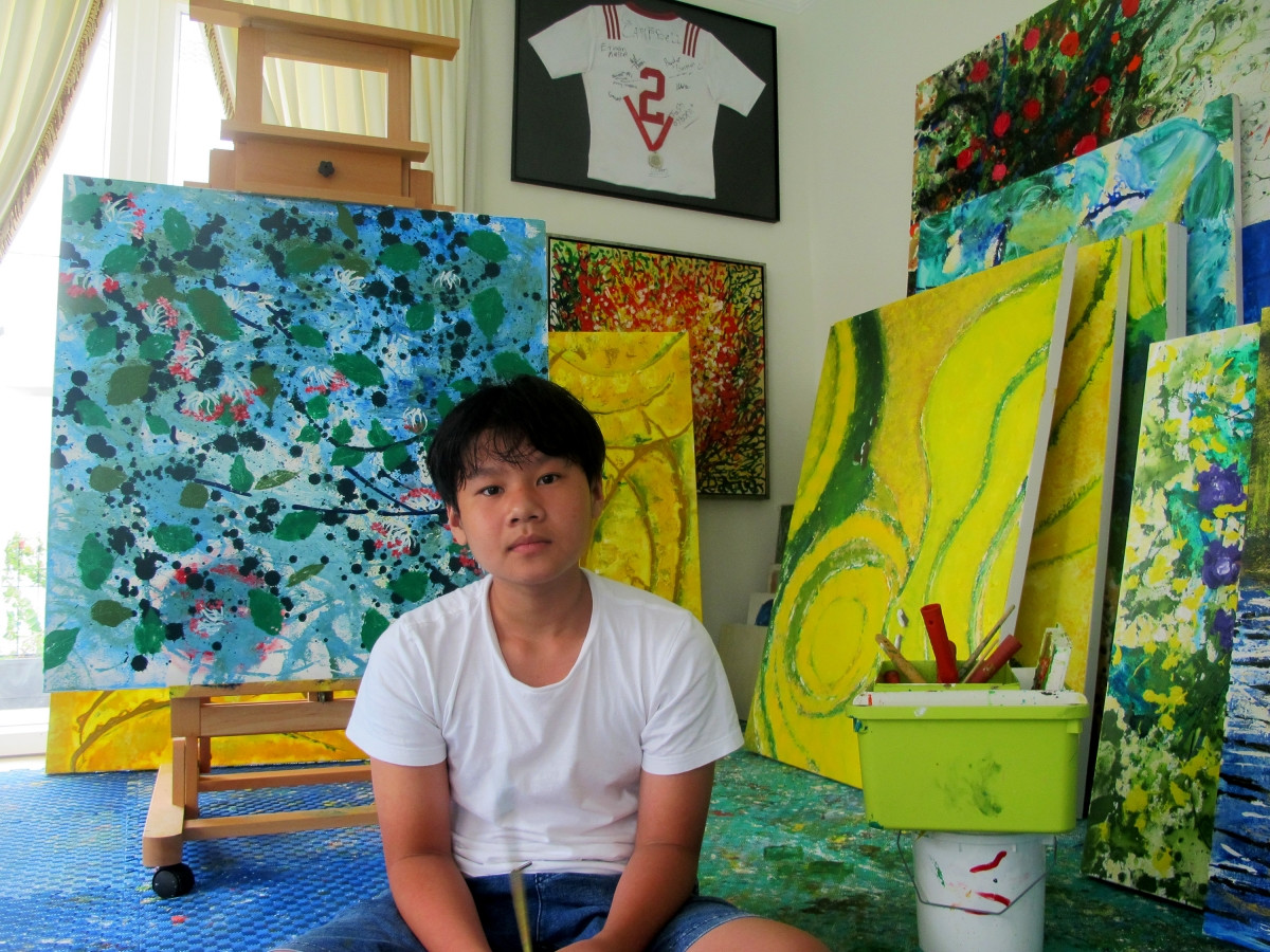 Hoạ sĩ nhí Xèo Chu sinh năm 2007 đã gây ấn tượng với Hội đồng giám khảo bằng chùm tranh vẽ thiên nhiên và cuộc sống.