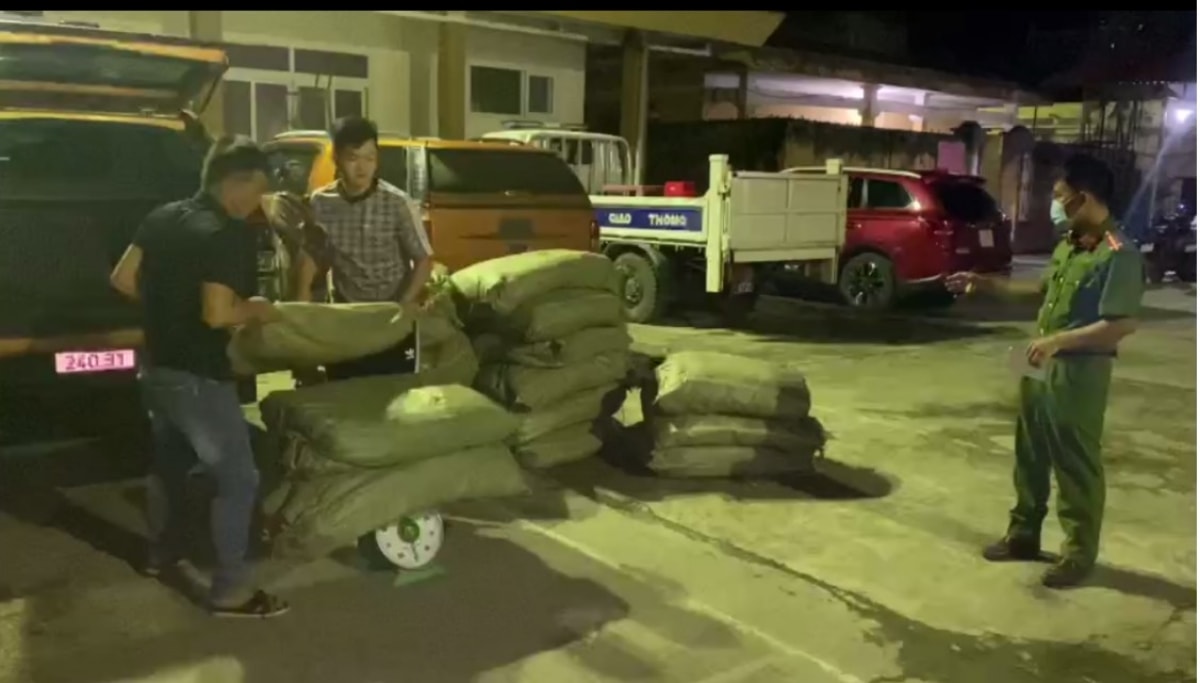 Phương tiện, tang vật được đưa về trụ sở Công an để điều tra, làm rõ
