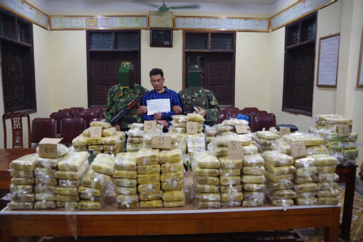 Bắt giữ 350kg ma túy các loại tại Hà Tĩnh. (Ảnh: Nhật Minh)
