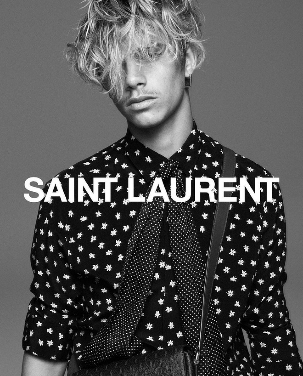 Romeo Beckham chính thức trở thành gương mặt mới của Saint Laurent. 