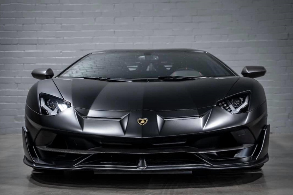Nguyên bản, Lamborghini Aventador SVJ sử dụng động cơ V12 hút khí tự nhiên, sản sinh 770 mã lực và 720Nm mô-men xoắn. Xe có khả năng tăng tốc 0 - 100 km/h trong 2,8 giây, đạt 200 km/h trong 8,6 giây và tốc độ tối đa được giới hạn ở 350 km/h.