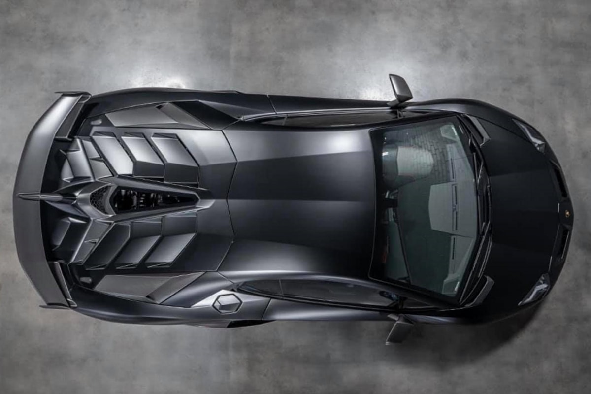 Và điều tuyệt nhất là gì? Hệ thống khí động học chủ động Aerodinamica Lamborghini Attiva vẫn hoạt động đầy đủ. AMS có thể giữ kỷ lục, nhưng UR vẫn là vua của những chiếc Lamborghini đầu tiên trên thế giới.
