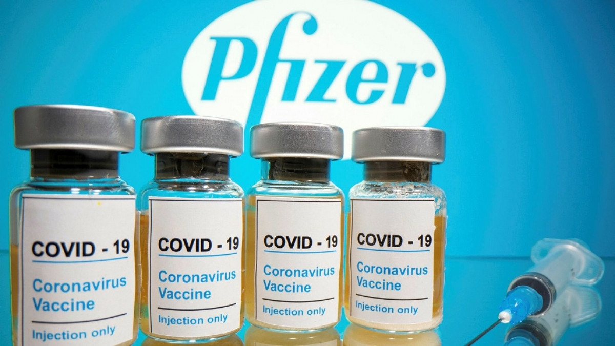 Pfizer và BioNTech cho biết có thể sản xuất tới 50 triệu liều vaccine trong năm nay. Ảnh: Reuters.