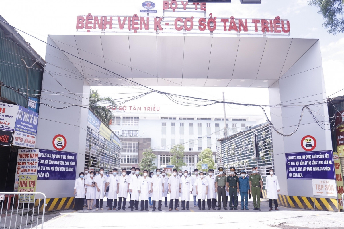 Bệnh viện K cơ sở Tân Triều dỡ bỏ cách ly y tế kể từ khi phát hiện ca mắc COVID-19 ngày 7/5.