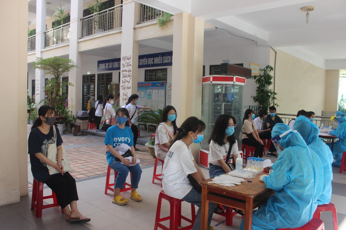 Hơn 16.000 người tham gia kỳ thi tuyển sinh vào lớp 10 ở Đà Nẵng có kết quả xét nghiệm âm tính với virus SARS-CoV-2.
