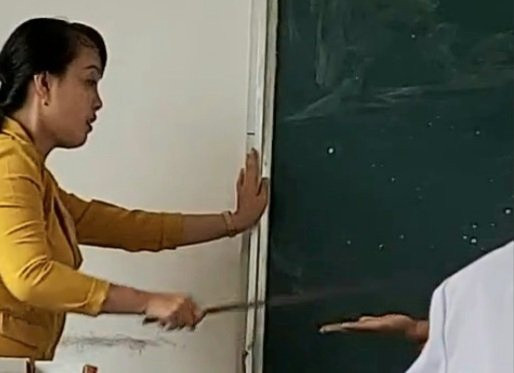 Phẫn nộ nữ giáo viên nhiều lần dùng thước đánh học sinh - 1