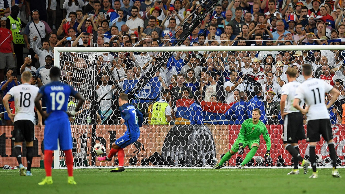 Griezmann lập cú đúp giúp Pháp thắng Đức 2-0 ở bán kết EURO 2016. (Ảnh: Getty)