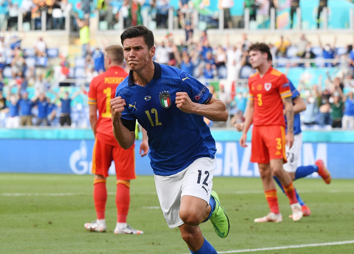 Italia có bàn thắng mở tỷ số như 1 lẽ tất yếu. (Ảnh: Reuters).