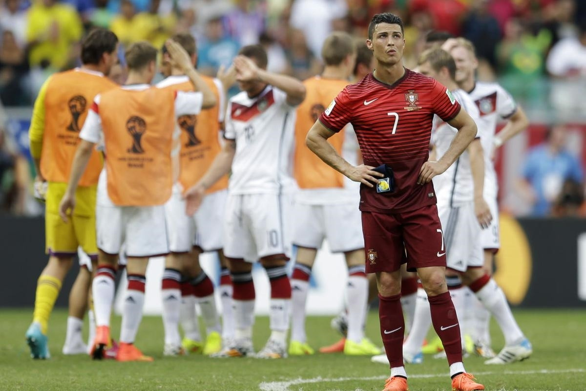 Trước đó, Cristiano Ronaldo từng có khoảnh khắc tương tự ở World Cup 2014.