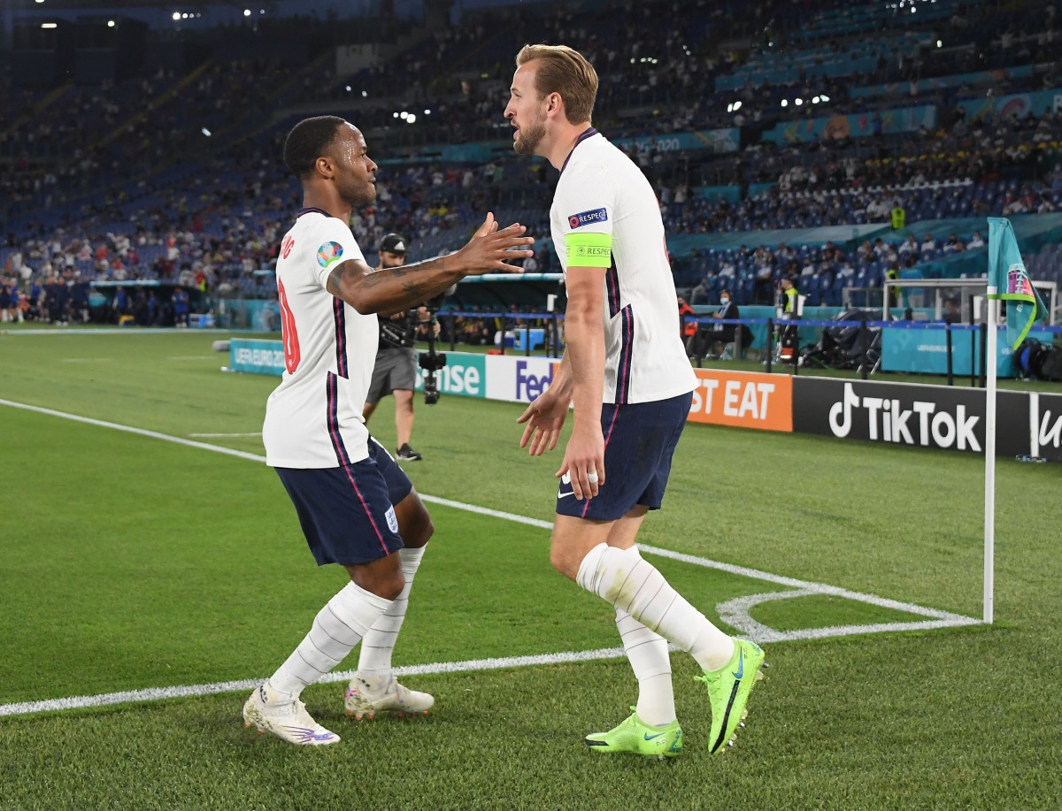 Đến thời điểm này, ĐT Anh chỉ có 2 cầu thủ ghi bàn tại EURO 2021 là Sterling và Kane. (Ảnh: Reuters).