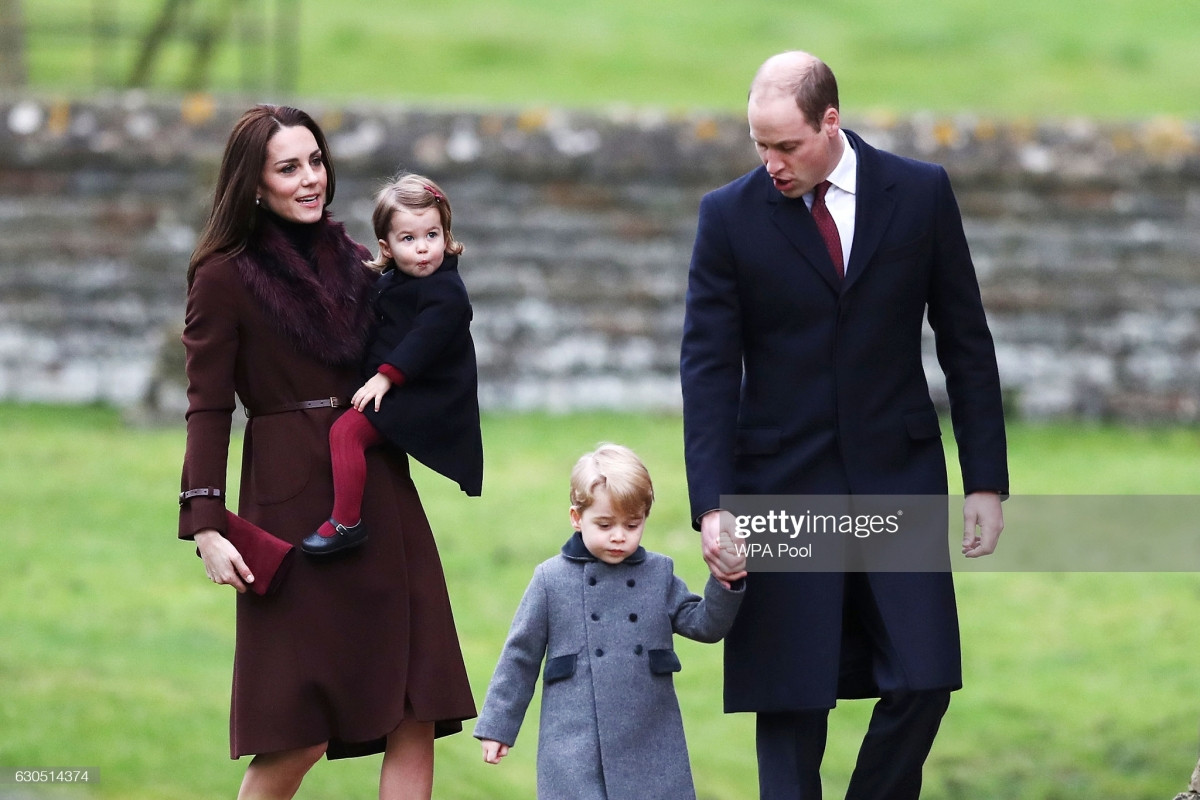 Xem cách Công nương Kate Middleton ăn mặc ton-sur-ton với các con rất tinh tế - 12