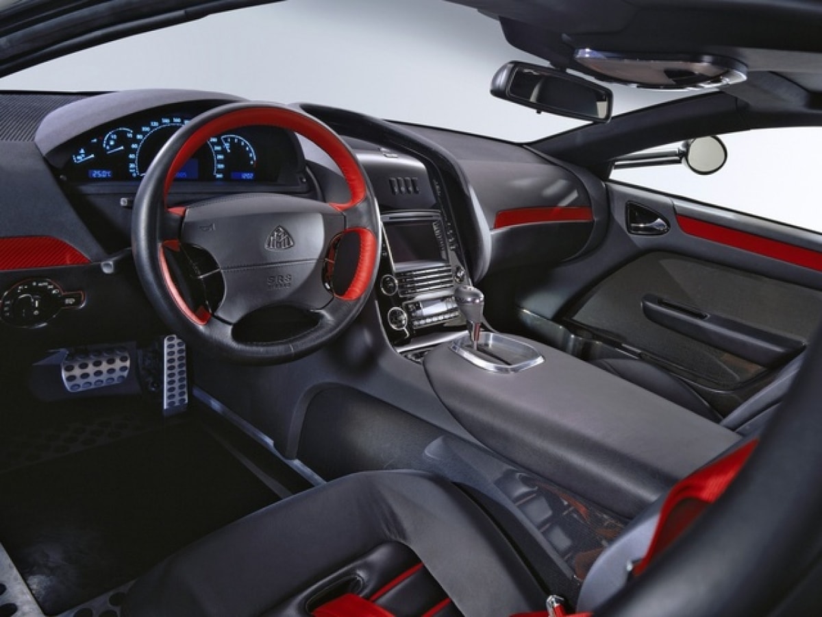 Trang bị cho xe là động cơ tăng áp kép V12 với 690 mã lực và tốc độ tối đa là 350 km/h. Chiếc xe hiện tại có giá hơn 10 triệu USD.