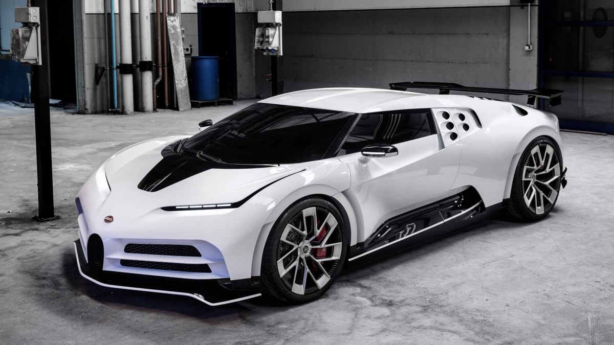 Bugatti Centodieci: Được ra mắt vào hai năm trước chỉ với 10 chiếc được sản xuất.