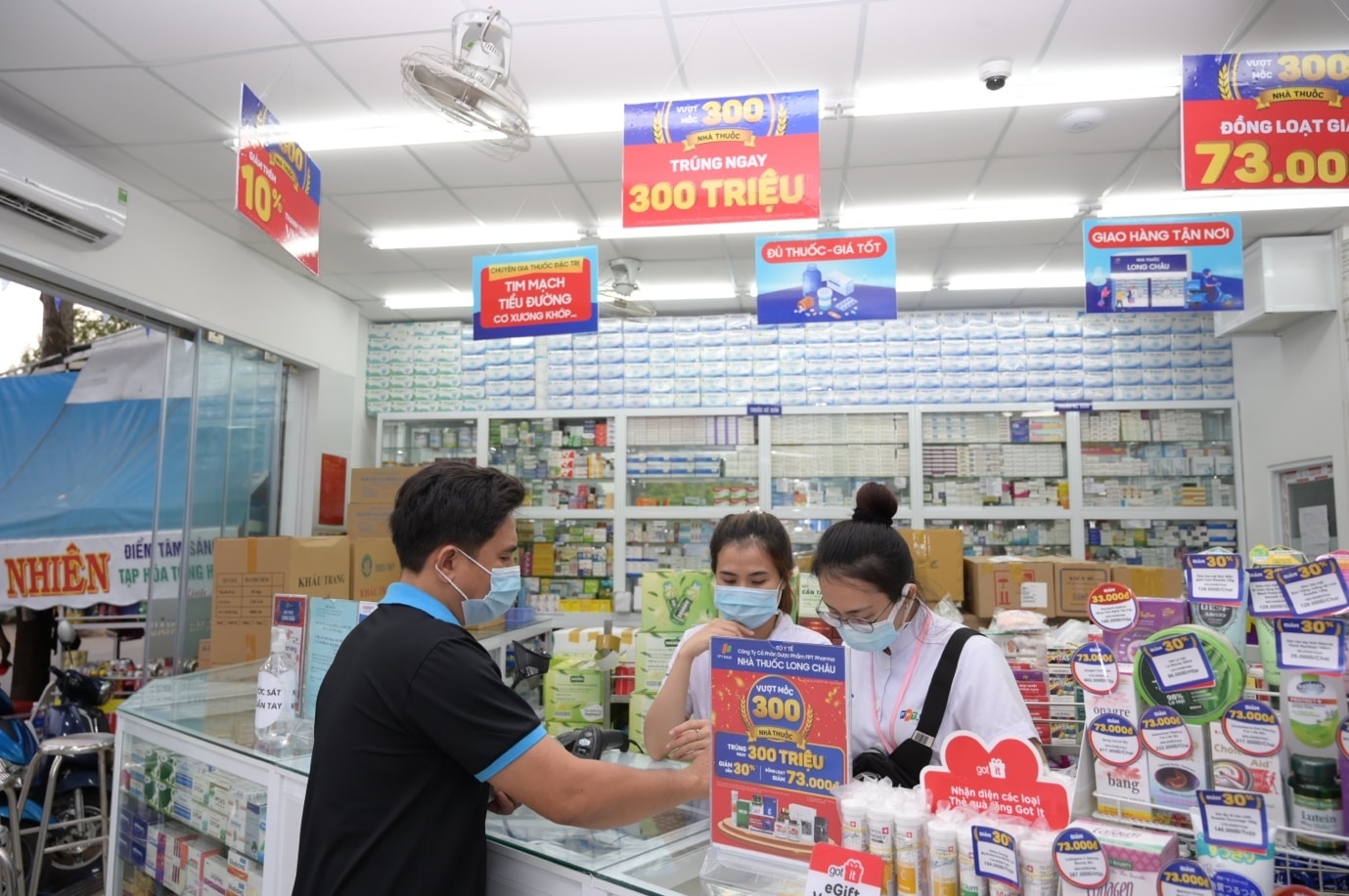6 tháng, hệ thống FPT Long Châu mở thêm 100 nhà thuốc - 2
