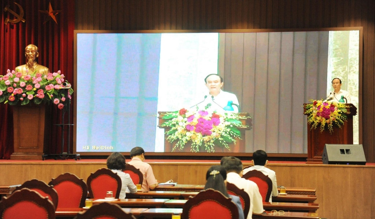 Ông Nguyễn Ngọc Tuấn - Phó Bí thư Thành ủy, Chủ tịch HĐND thành phố, Chủ tịch Ủy ban Bầu cử thành phố Hà Nội phát biểu tại đầu cầu Hà Nội