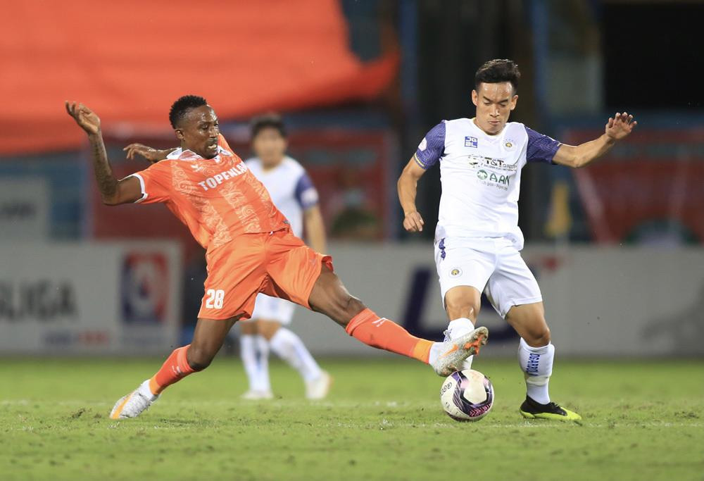 Hà Nội FC không đồng ý hoãn V-League sang năm 2022  - 1