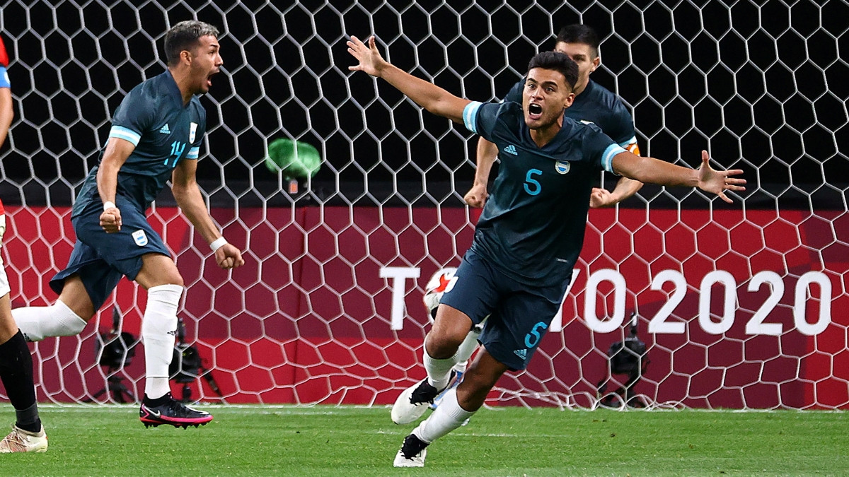 Ở trận đấu sớm của lượt trận thứ 2 bảng C, Argentina đã thắng Ai Cập 1-0. Điều đó khiến áp lực phải thắng Australia càng lớn với Tây Ban Nha. (Ảnh: Reuters). 