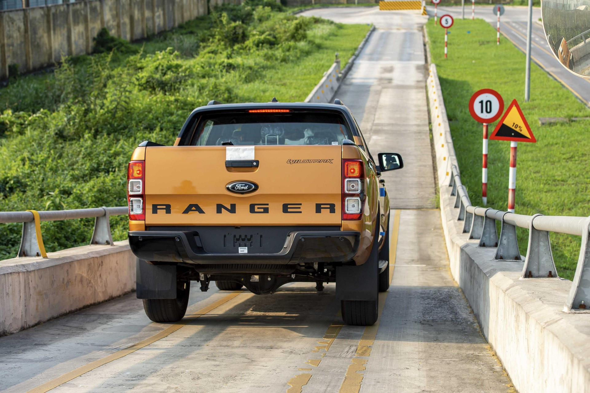 Ford Ranger Việt Nam đánh dấu cột mốc 20 năm có mặt tại Việt Nam - 9