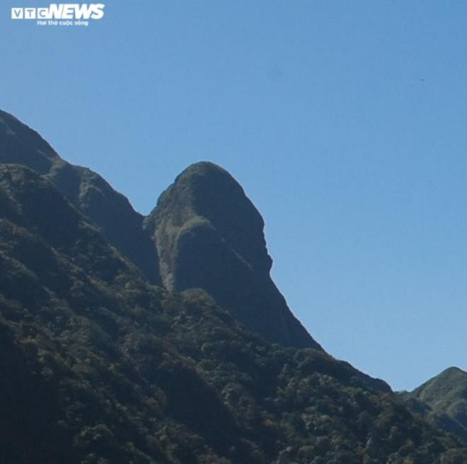 Bí ẩn núi 'Giời Đánh' và núi 'dự báo thời tiết' cạnh đỉnh Fansipan - 2