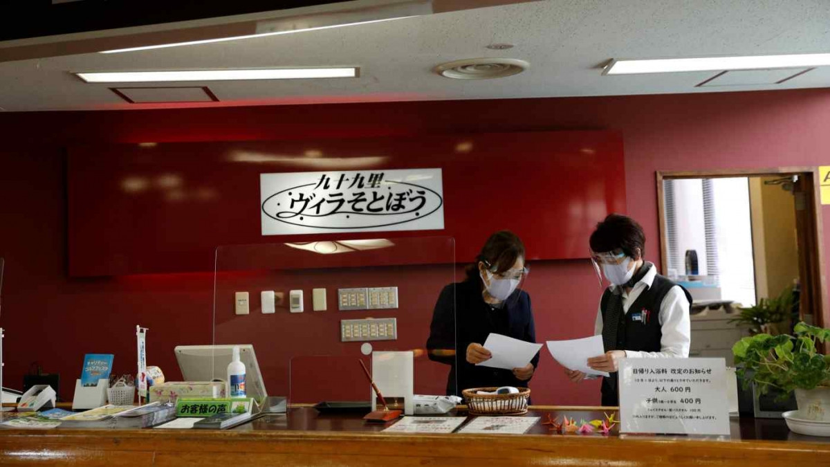 Nhiều khách sạn tại Nhật Bản buộc phải giảm giá phòng để thu hút khách. Nguồn: Reuters