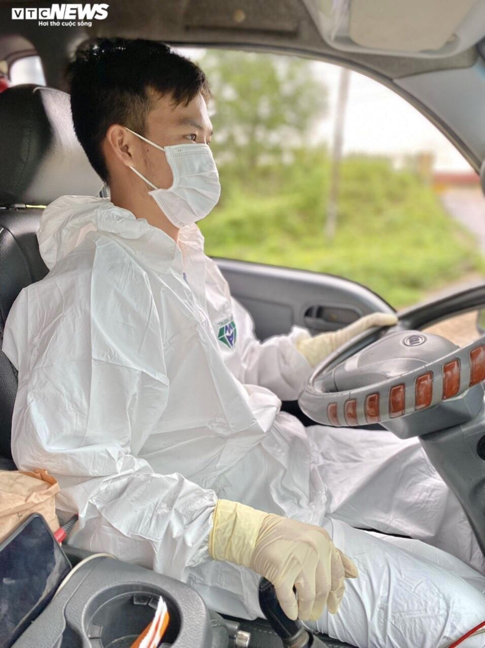 Nam sinh Kon Tum hơn nửa tháng lái xe xuyên đêm chở rau củ hỗ trợ TP. HCM  - 1