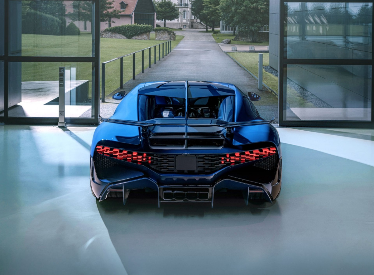 Sự thành công của Divo cũng giúp Bugatti mở ra chương trình sản xuất những chiếc siêu xe cá nhân hóa đặc biệt, được tiếp nối bởi Centodieci cũng như La Voiture Noire sau này./.
 