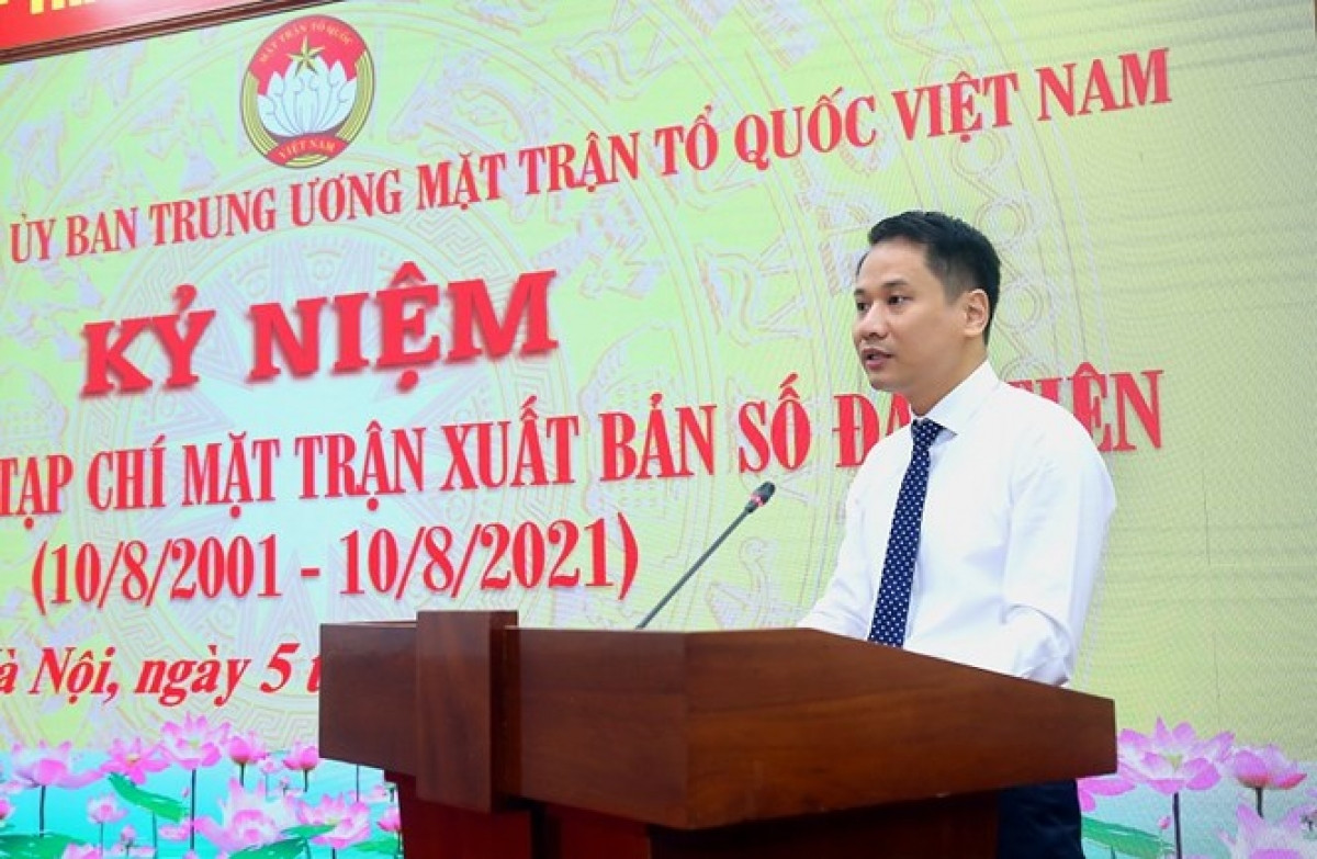 Phó Tổng Biên tập phụ trách Tạp chí Mặt trận - ông Trương Thành Trung phát biểu tại buổi lễ.