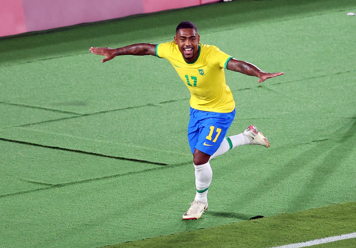 Cầu thủ vào sân thay người Malcom ghi bàn nâng tỷ số lên 2-1 cho Brazil. (Ảnh: Reuters). 