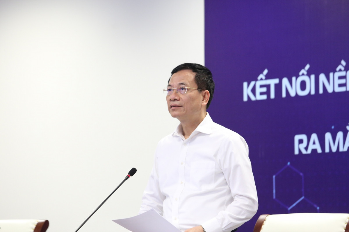 Bộ trưởng Bộ TT&TT Nguyễn Mạnh Hùng phát biểu tại buổi ra mắt.