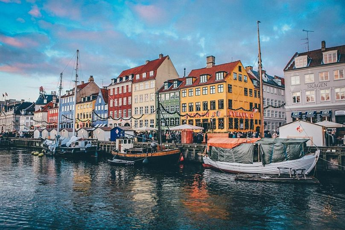 Quận Nyhavn là điểm đến ven sông tuyệt đẹp ở Copenhagen. Nguồn: Nick Karvounis