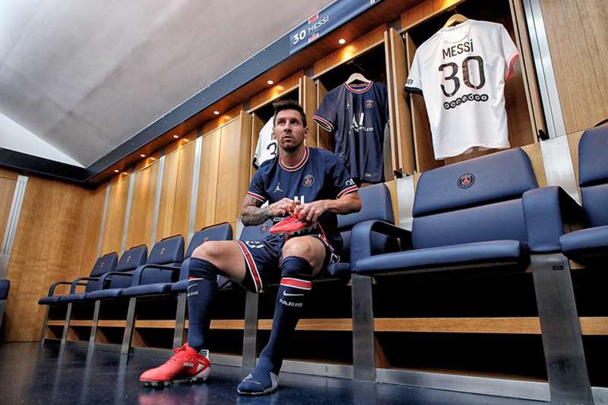 Hình ảnh đầu tiên Messi khoác áo PSG - 6