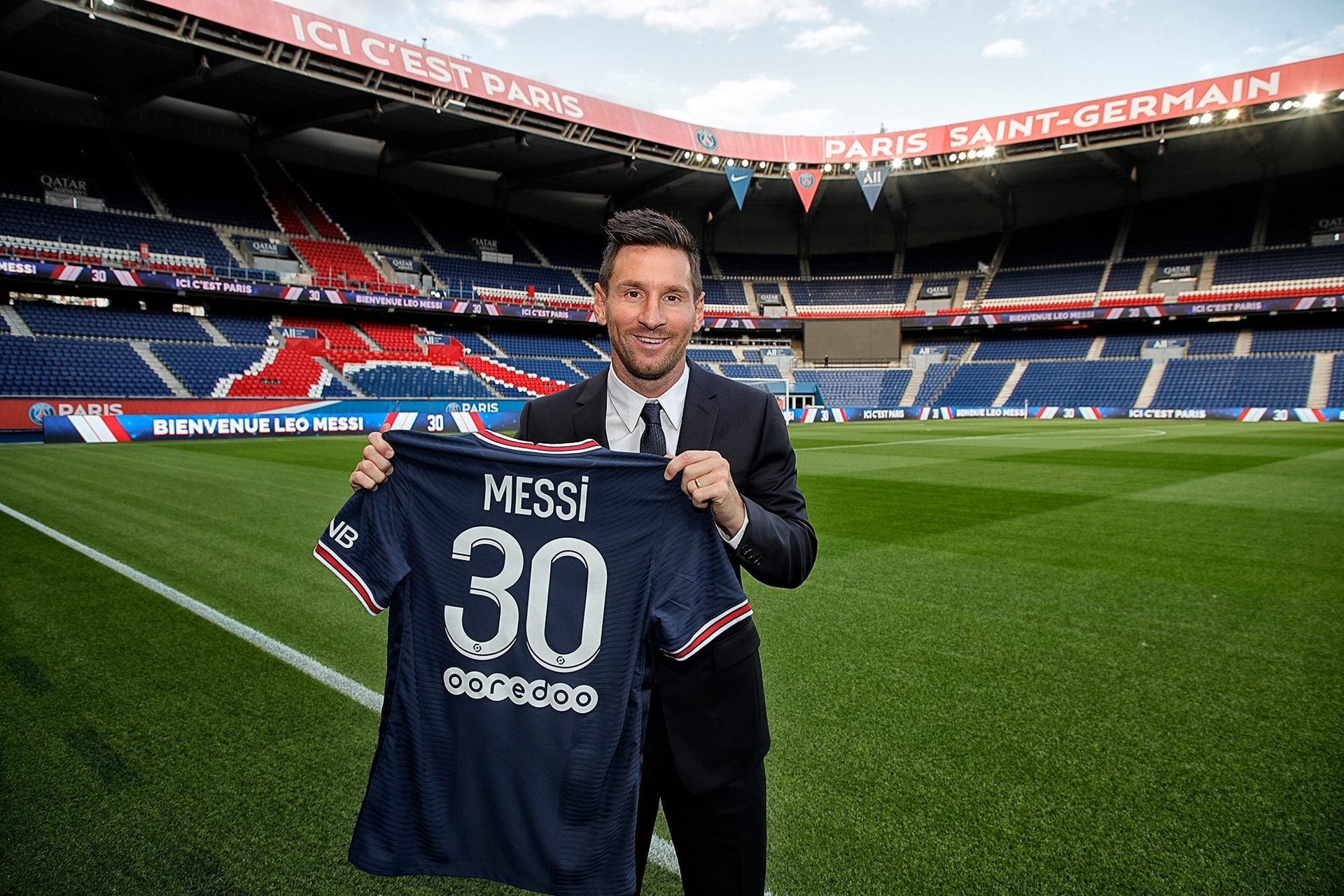 Hình ảnh đầu tiên Messi khoác áo PSG - 3
