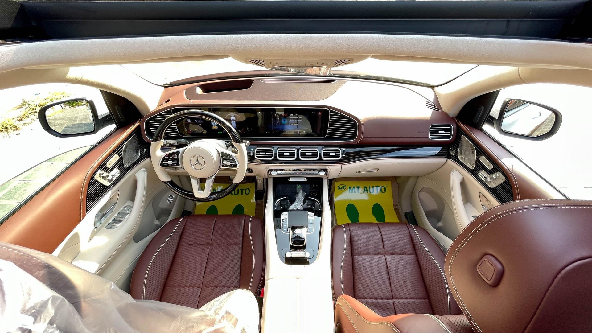 So sánh Range Rover SVAutobioraphy và Mercedes-Maybach GLS 600 - 10