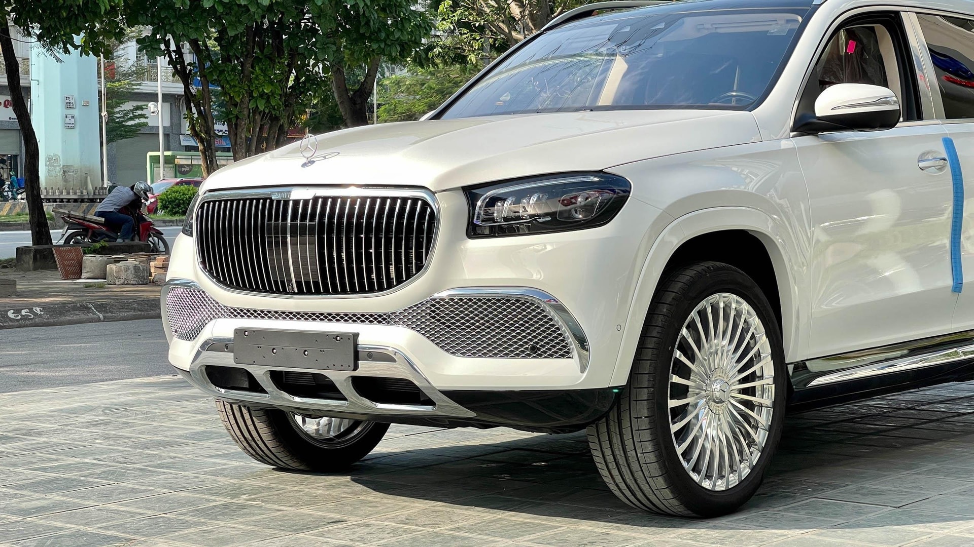 So sánh Range Rover SVAutobioraphy và Mercedes-Maybach GLS 600 - 14