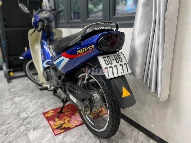 Suzuki 19 năm tuổi biển số VIP giá 1 tỷ đồng - 2