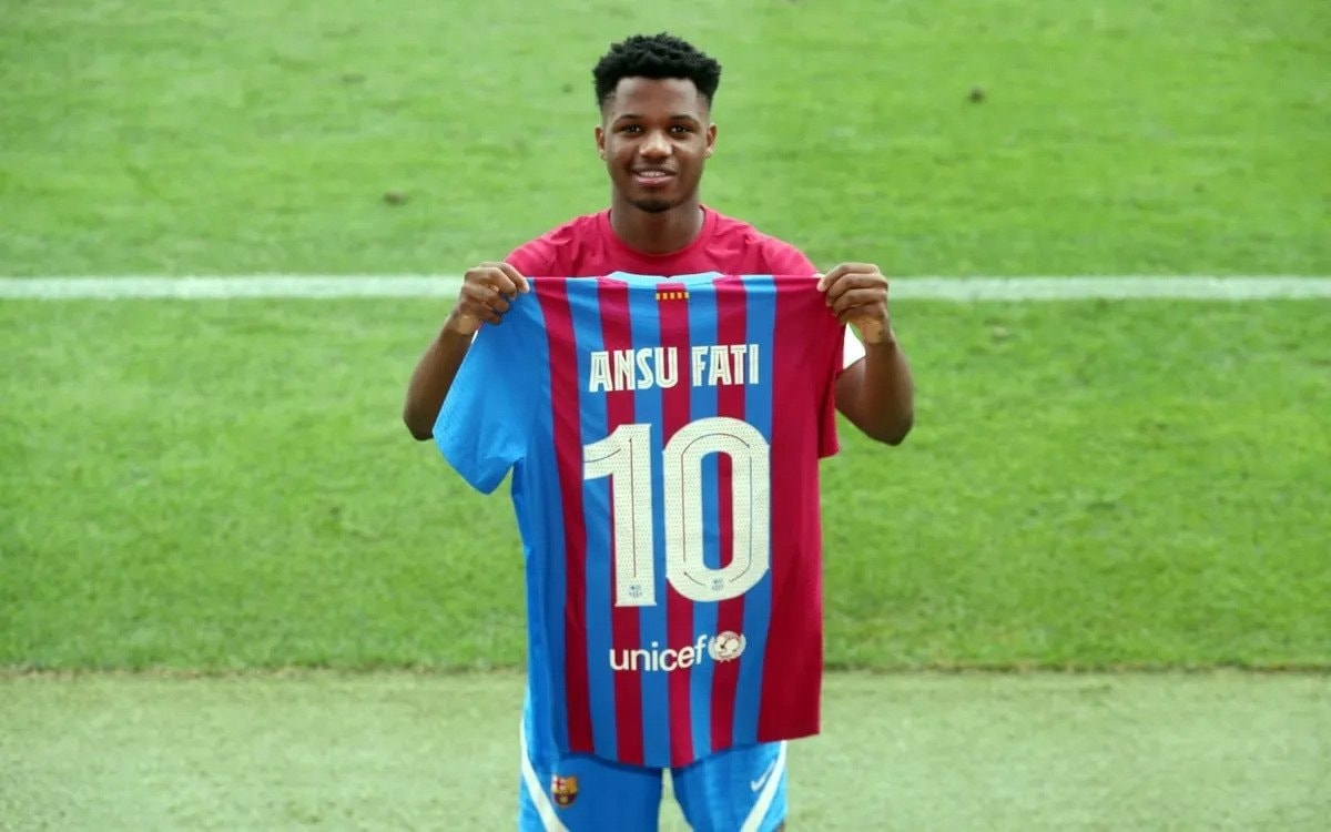 Ansu Fati là số 10 mới của Barca. (Ảnh: FCB). 