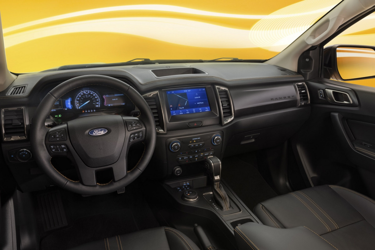 Khám phá Ford Ranger Splash 2022 lấy cảm hứng từ những năm 1990