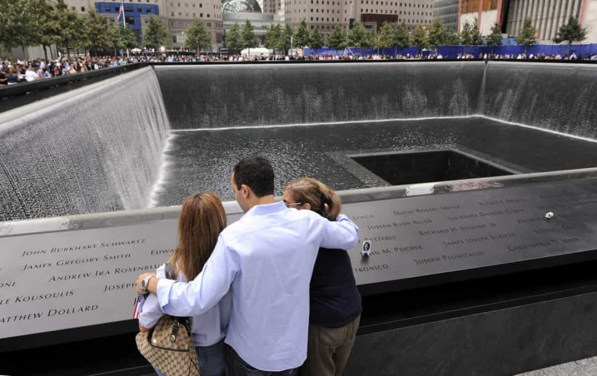 Khu tưởng niệm các nạn nhân trong vụ khủng bố nhằm vào Trung tâm Thương mại Thế giới được khai trương vào năm 2011.