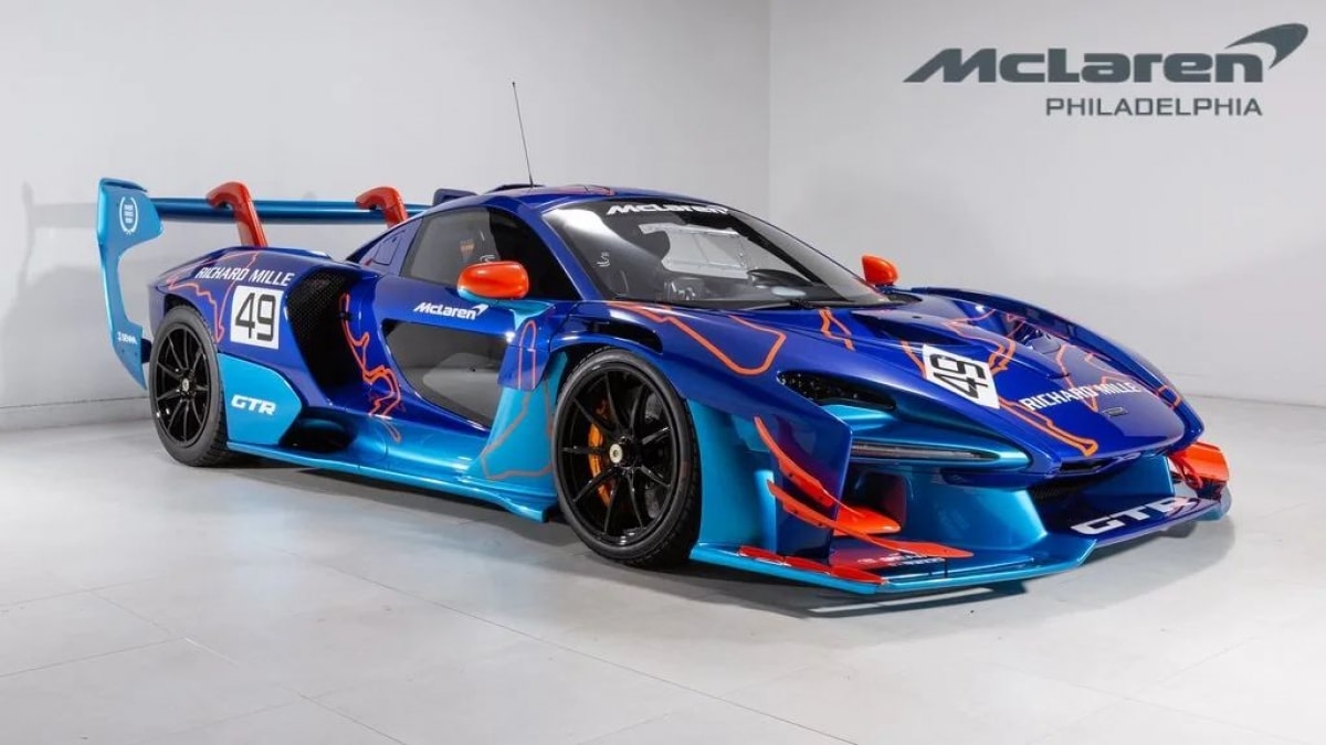 Chiếc McLaren Senna GTR này hiện đang có mặt tại đại lý McLaren Philadelphia và được rao bán với giá gần 2 triệu USD (khoảng 46 tỷ đồng), cao hơn nửa triệu USD so với giá bán khởi điểm mà hãng công bố.