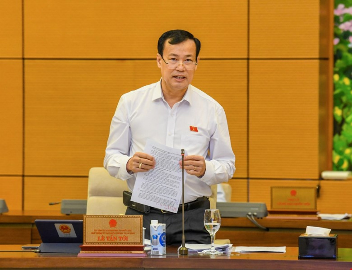 Thiếu tướng Lê Tấn Tới, Chủ nhiệm Ủy ban Quốc phòng và An ninh. Ảnh Trung tâm báo chí Quốc hội.