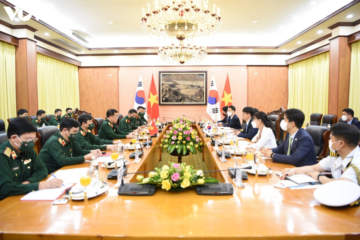 Hội đàm giữa hai đoàn đại biểu cấp cao Bộ Quốc phòng Việt Nam - Hàn Quốc. (Ảnh: Trọng Phú)