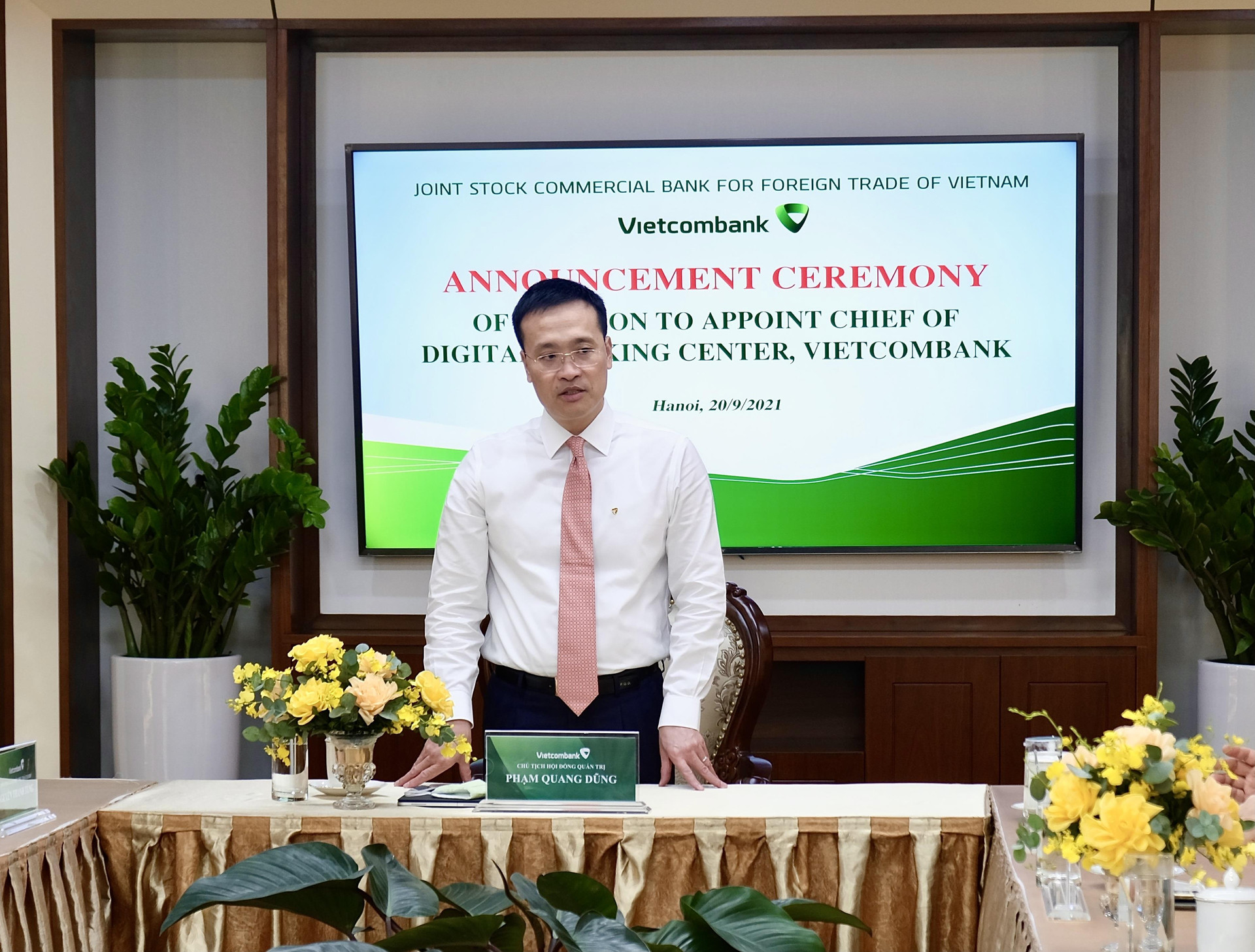 Vietcombank công bố quyết định bổ nhiệm Giám đốc Trung tâm Ngân hàng số - 2