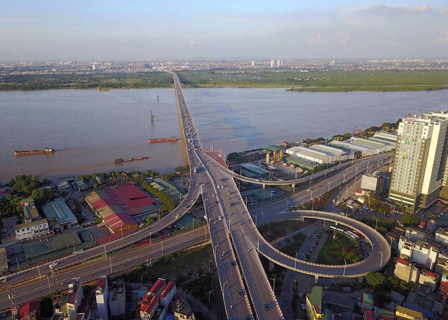 Những cây cầu nối bờ vui của Hà Nội 'cổ kính' với 'Quận Ocean' - 1