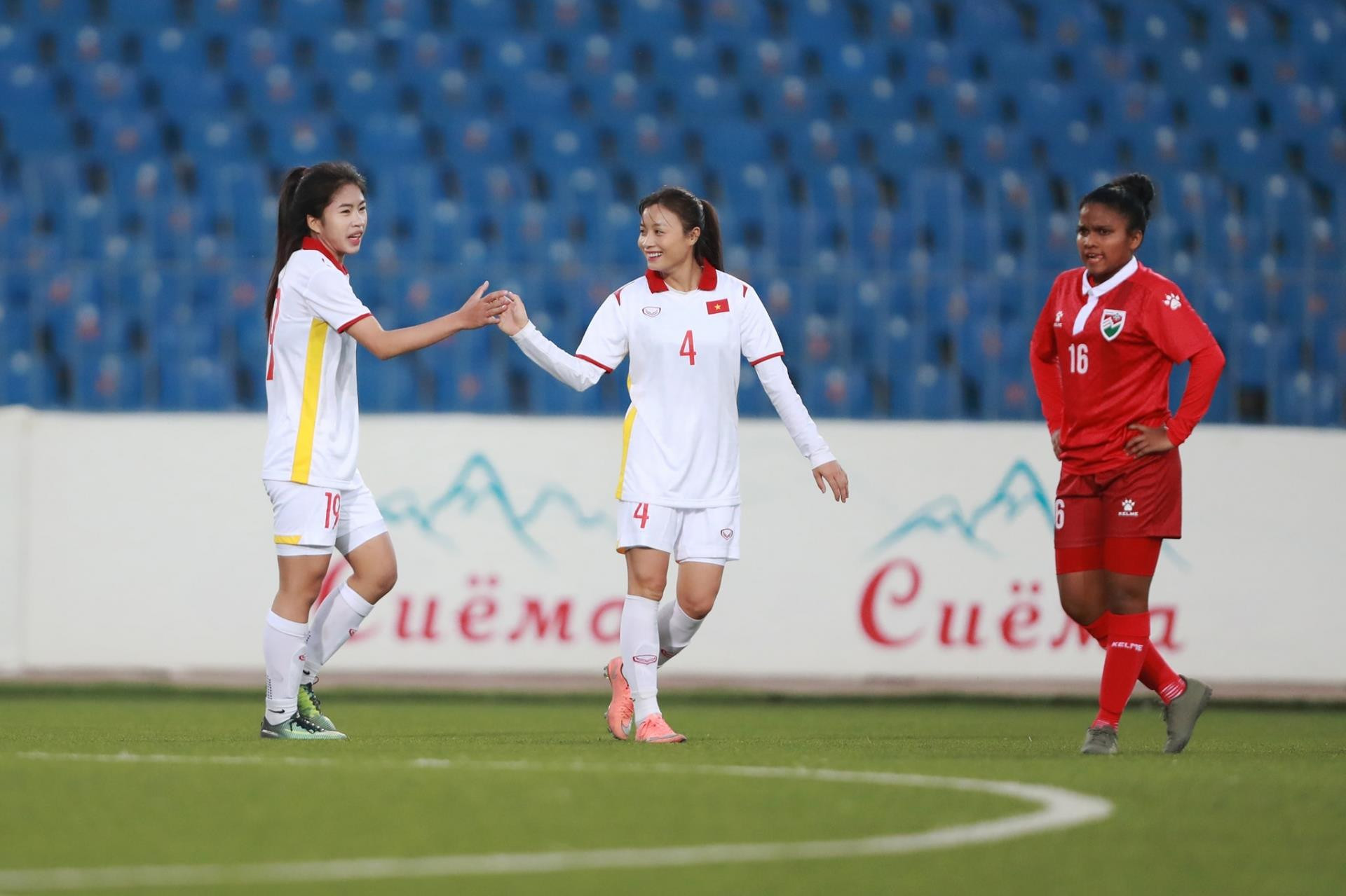 Tuyển nữ Việt Nam thắng 16-0 trận mở màn vòng loại Asian Cup 2022 - 1