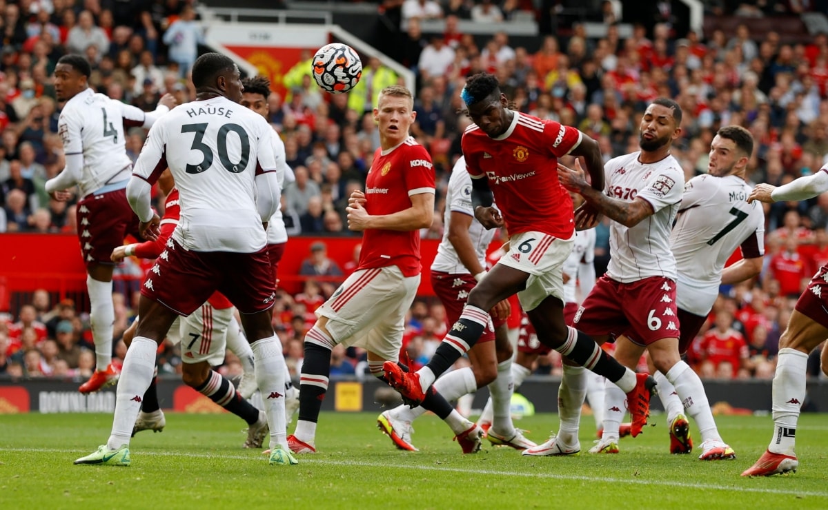 Pogba suýt đưa MU vượt lên dẫn trước. (Ảnh: Getty)