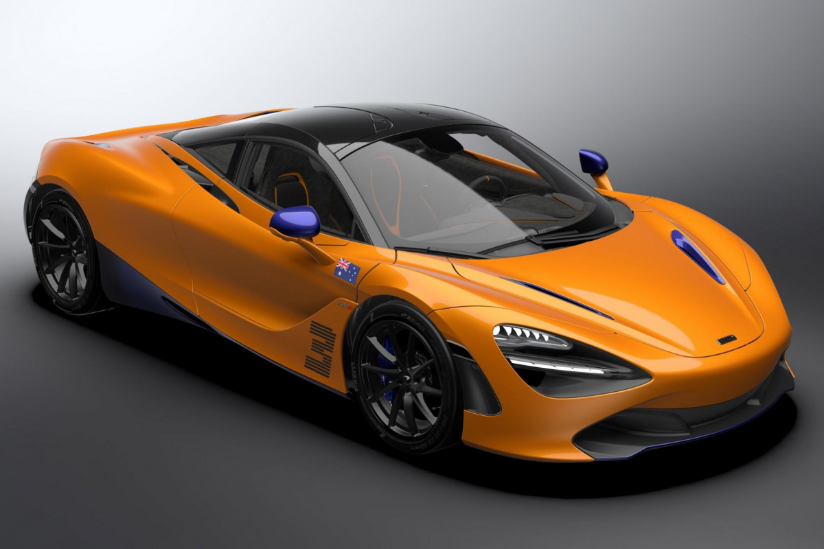 Xe sở hữu ngoại thất lấy cảm hứng từ chiếc MCL35M 2021 của Ricciardo, gồm 2 tông màu chính là cam Papaya Spark Orange và xanh Burton Blue ở một số chi tiết như gương và phanh.