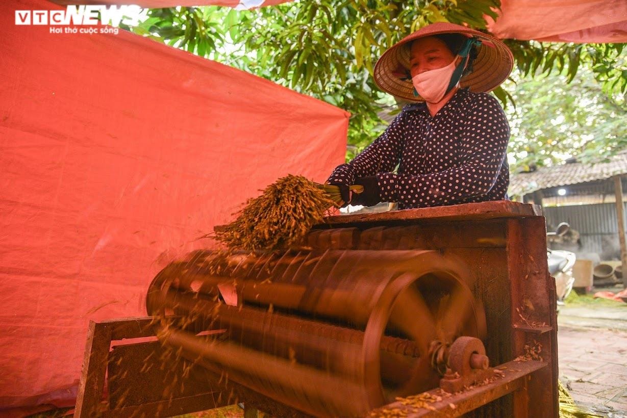 Làng cốm Mễ Trì, Hà Nội đỏ lửa, rộn vang tiếng chày sau thời gian giãn cách - 6