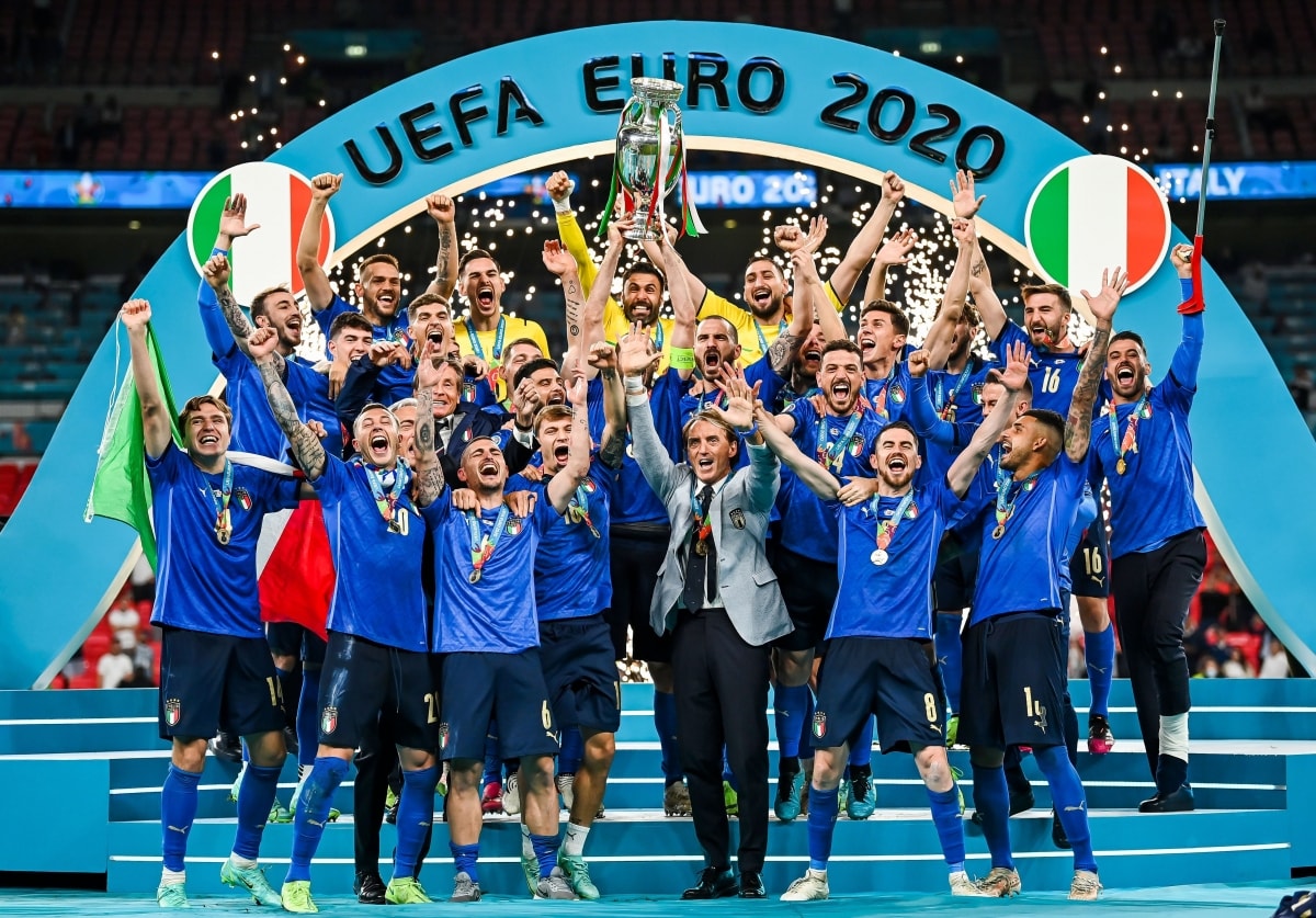 ĐT Italia có thể giành thêm danh hiệu sau khi đã sở hữu chức vô địch EURO 2021? (Ảnh: Getty). 